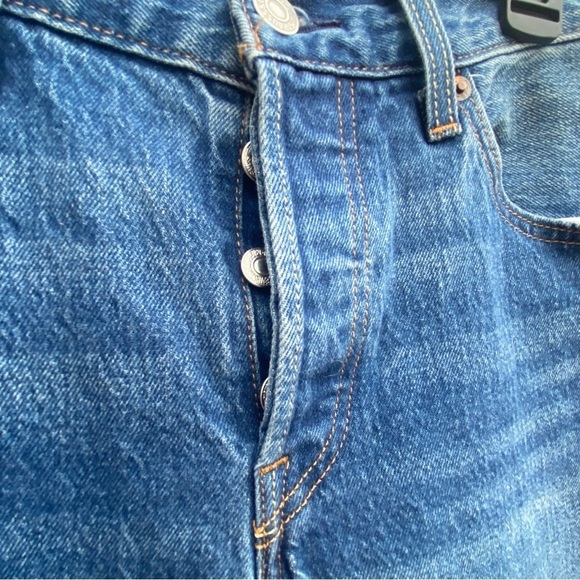 Levi’s 501 Distressed Button Fly Raw Hem Jeans - Picture 2 of 8